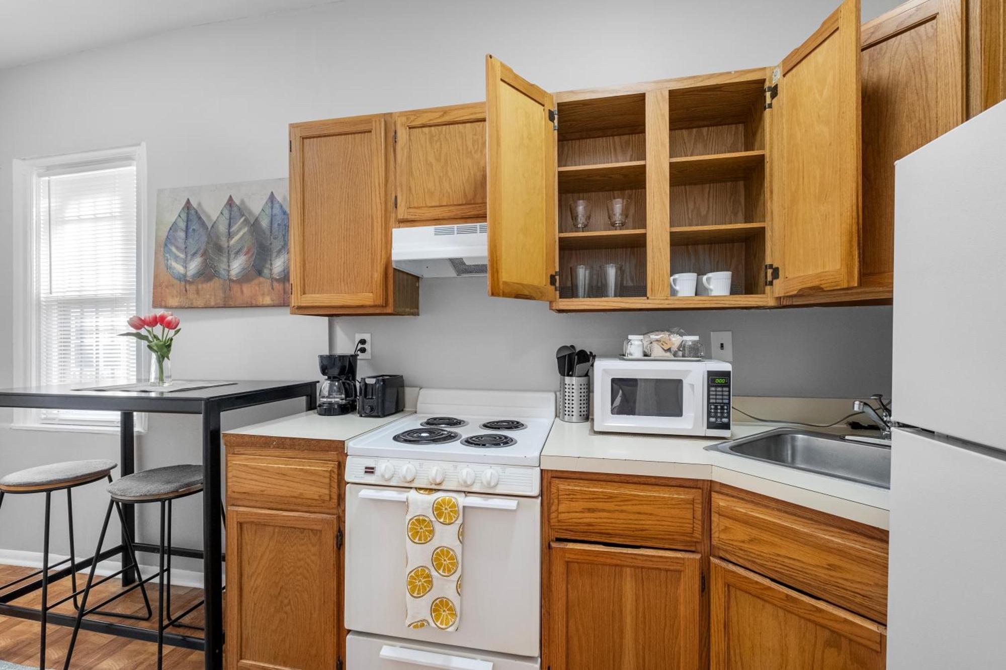 Apartment Charming 1br In Univ *