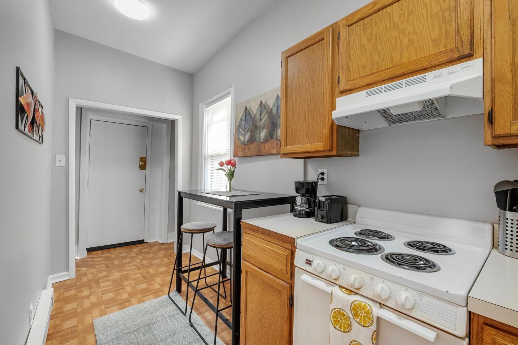 Charming 1br In Univ